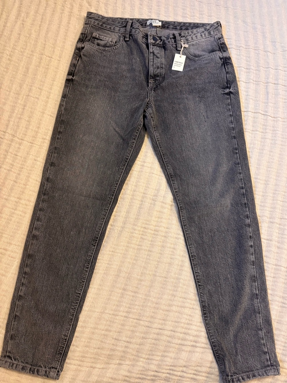 Forever 21 Women's Straight Leg Jeans in Washed Black- NWT